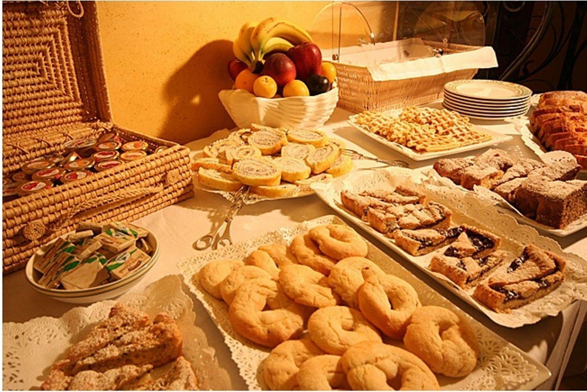 La Piazzetta Rooms & Breakfast 로카라소 외부 사진